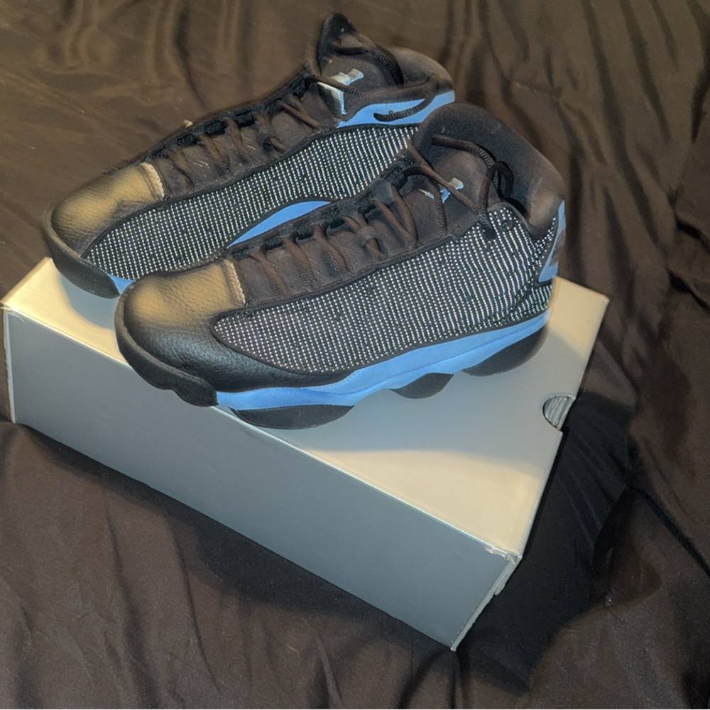 Wore a handful of times men Jordan size 9